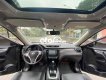 Nissan X trail 2016 - Bán Nissan X trail 2.5 SV 4WD sản xuất 2016, màu đen, 668 triệu