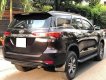 Toyota Fortuner 2017 - Bán Toyota Fortuner 2.4G 4x2AT năm 2017, màu xám như mới