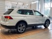 Volkswagen Tiguan 2022 - [Volkswagen Vũng Tàu ]Tiguan Luxury S 2022 màu trắng, động cơ 2.0 Turbo, SUV 7 chỗ gầm cao cho gia đình, dẫn động 2 cầu