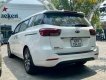 Kia Sedona 2017 - Cần bán Kia Sedona 2.2D ATH  năm sản xuất 2017, màu trắng xe gia đình