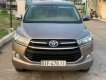 Toyota Innova 2017 - Cần bán lại xe Toyota Innova 2.0E sản xuất năm 2017, màu xám