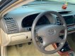 Toyota Camry 2005 - Màu đen số sàn