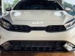 Kia K3 2022 - Màu trắng, giá chỉ 689 triệu