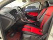 Ford Focus 2018 - Màu trắng, xe nhập