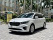 Kia Sedona 2021 - Xe màu trắng, 975tr