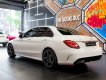 Mercedes-Benz C300 2021 - Trắng, nội thất nâu