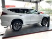 Mitsubishi Pajero Sport 2022 - Giá xe lăn bánh