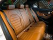 Mercedes-Benz C300 2021 - Trắng, nội thất nâu
