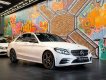 Mercedes-Benz C300 2021 - Trắng, nội thất nâu