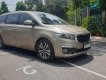 Kia Sedona 2017 - Cần bán lại xe đăng ký 2017 mới 95% giá 879tr