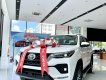 Toyota Fortuner 2022 - Sẵn xe giao ngay + Giảm 10tr tiền mặt + Bộ quà tặng chính hãng