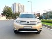 Toyota Highlander 2011 - Nhập Mỹ, loại form mới màu vàng cát, full đồ chơi cao cấp cửa sổ trời