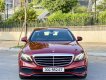 Mercedes-Benz 2017 - Xe màu đỏ