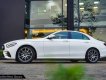 Mercedes-Benz E300 2022 - Màu trắng nhẹ nhàng lướt phố, click ngay để nhận ưu đãi khủng
