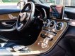 Mercedes-Benz GLC 300 2017 - Bán Mercedes GLC 300 sản xuất năm 2017, màu trắng, nhập khẩu nguyên chiếc