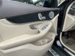 Mercedes-Benz GLC 300 2017 - Cần bán gấp Mercedes-Benz GLC 300 năm sản xuất 2017, màu đen