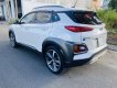 Hyundai Kona 2017 - Cần bán gấp Hyundai Kona bản 1.6 Turbo đăng ký 2017 ít sử dụng, spa xịn sò, hồ sơ chính chủ