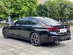 BMW 520i 2018 - Cần bán gấp xe đen nội thất kem