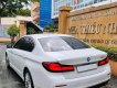 BMW 520i 2020 - Xe màu trắng