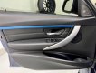 BMW 330i 2015 - Màu xanh lam, xe nhập