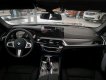 BMW 530i 2022 - Xe màu trắng