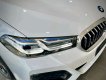 BMW 530i 2022 - Xe màu trắng