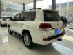 Toyota Land Cruiser VX 2016 - Cần bán Toyota Land Cruiser VX sản xuất năm  2016, màu trắng một chủ xe như mới 