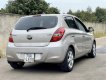 Hyundai i20 2011 - Màu bạc số tự động