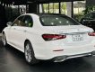 Mercedes-Benz E300 2022 - Xe đã ra biển nhưng chưa lăn bánh