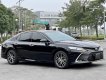 Toyota Camry 2021 - Form mới, biển thành phố