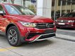Volkswagen Tiguan 2023 - Màu đỏ King Metalic - Kiểu dáng mới trẻ trung xe đủ màu xem tại VW Sài Gòn - Giảm 200tr mẫu mới nhất VN