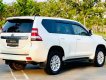 Toyota Land Cruiser Prado 2017 - Bán xe trắng kem xe siêu đẹp, bảo dưỡng hãng bao check