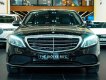 Mercedes-Benz C200 2020 - Màu đen, nội thất kem