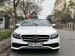 Mercedes-Benz E200 2019 - Màu trắng nội thất nâu