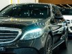 Mercedes-Benz C200 2020 - Màu đen, nội thất kem