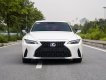 Lexus IS 300 2021 - Xe màu trắng, xe nhập