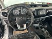 Toyota Hilux 2023 - Màu trắng giao ngay