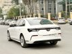VinFast LUX A2.0 2020 - Xe màu trắng