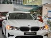 BMW 320i 2022 - HÓT, ưu đãi cực lớn tại Bình Dương 0938903852