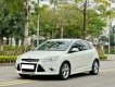 Ford Focus 2014 - Cần bán xe màu trắng