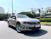 Volkswagen Passat 2017 - Máy 1.8 Turbo ít hao xăng 100km/8 lít, màu vàng cát, full cao cấp nhất đủ đồ