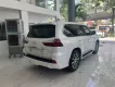 Lexus LX 570 2016 - Bán xe Lexus LX570 sản xuất năm 2016 xe đăng ký cá nhân, màu trắng nội thất kem, xe đi được 86.000Km chất xe còn rất mới