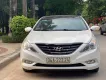 Hyundai Sonata 2010 - Em cần nhượng lại chiếc xe Hyundai Sonata Y20 , đăng ký lần đầu 31/12/2010