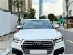 Audi Q5 Quattro 2018 - Bán ô tô Audi Q5 Quattro đời 2018, màu trắng/đen chính chủ giá tốt