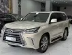 Lexus LX 570 2016 - Bán Lexus LX570 sản xuất 2016, màu vàng cát cực đẹp.