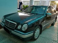 Mercedes-Benz E230 1997 - Bán Mercedes E230 đời 1997, màu đen giá cạnh tranh giá 180 triệu tại Tp.HCM