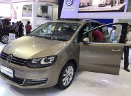 Volkswagen Sharan   AT 2017 - Bán xe Volkswagen Sharan AT đời 2017, màu vàng giá 1 tỷ 900 tr tại Hà Nội