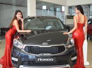 Kia Rondo 2.0 GMT Facelift 2018 - Cần bán gấp xe Kia Rondo đời 2018, xe mới 100%. Xe đẹp, giá cả cạnh tranh giá 609 triệu tại Long An