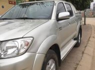 Toyota Hilux 3.0G  2010 - Bán gấp Toyota Hilux 3.0G đời 2010, màu bạc như mới giá 435 triệu tại Yên Bái