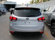 Kia Rondo 2017 - Cần bán xe Kia Rondo màu bạc đời 2018- Giá tốt nhất miền Tây giá 609 triệu tại Long An